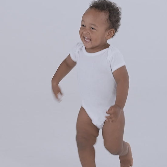 Baby Short Sleeve Bodysuit Rabbit Skins 4400.mp4